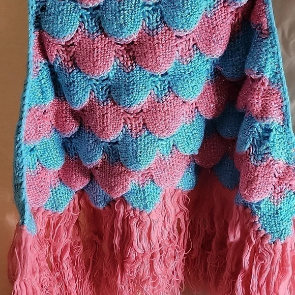 ❤️💘Handmade Mermaid Tail Blanket. Like New! Great Condition 💕❤️ - Picture 2 of 4